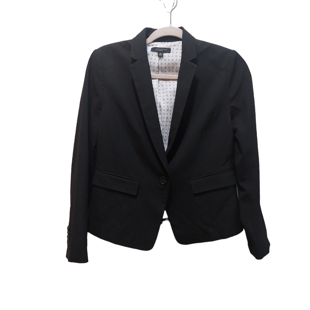 Ann Taylor Ladies Long Sleeve Single Button Blazer
